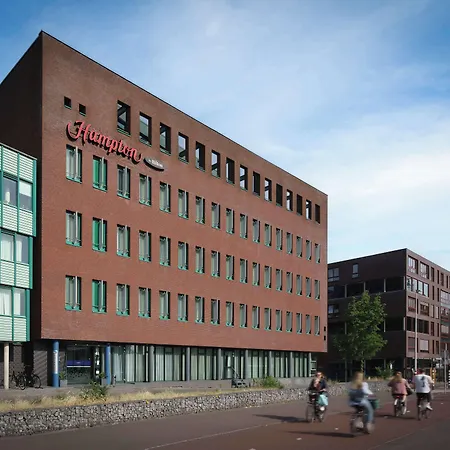 Hampton By Hilton Amsterdam Centre East-3