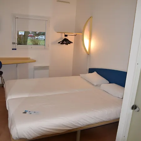 Ibis Budget Rochefort-3