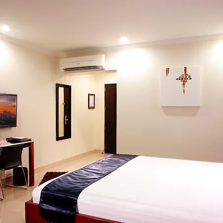 Queens Hotel Angeles City-2