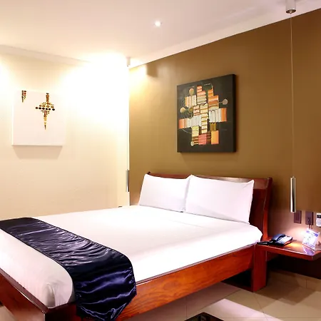 Queens Hotel Angeles City-2