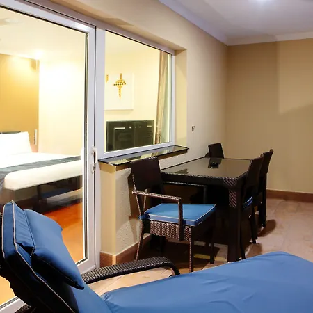 Queens Hotel Angeles City-2