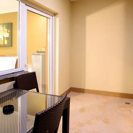 Queens Hotel Angeles City-3