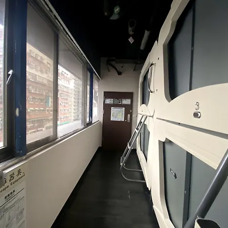 Hey Bear Capsule Hotel-3