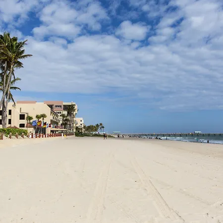 4145 By The Sea Inn & Suites-3