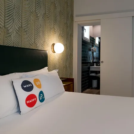 Up Hotel-3