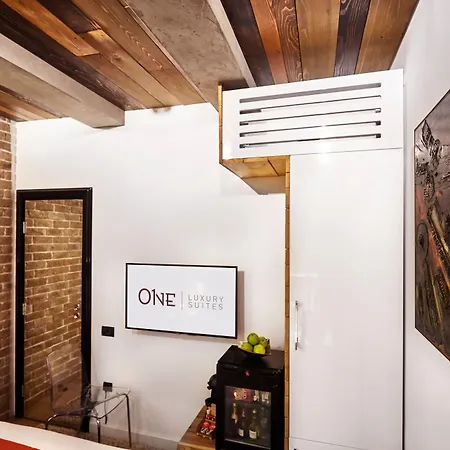 One Luxury Suites-3