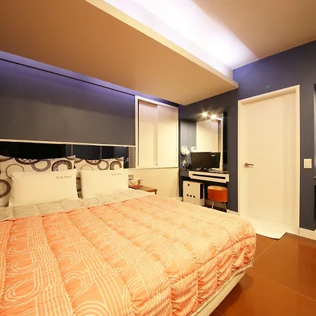 Sense Motel-2