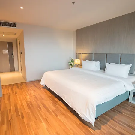 New Season Square Hotel-3