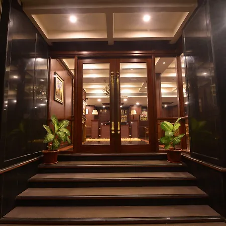Seasons Hotels & Resorts-3