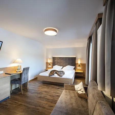Hotel Alpenfrieden-2