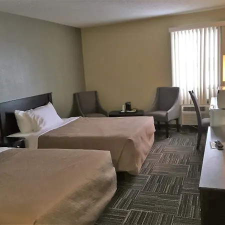 Sunlac Inn Devils Lake-3