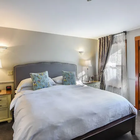 Wild Iris Inn-2