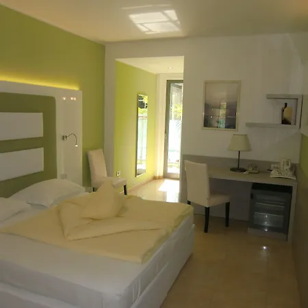 Beach Hotel Du Lac Malcesine-3