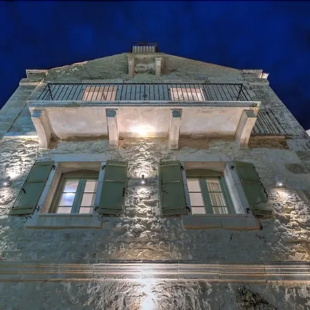 Fiscardonna Luxury Suites-2