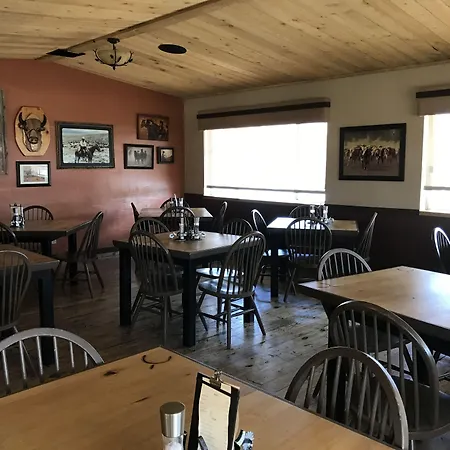 Broken Spur Inn & Steakhouse-3