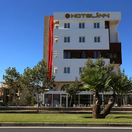 Hotel A44-3