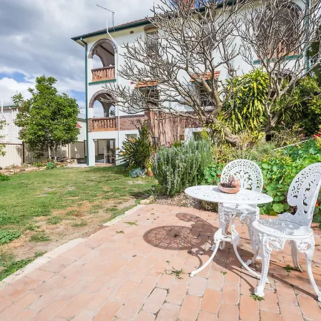 Cumquat House-2