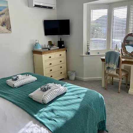 Avon Beach Bed & Breakfast-3