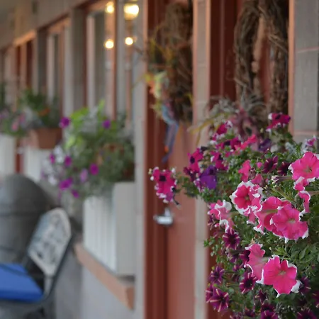 Lariat Motel-2