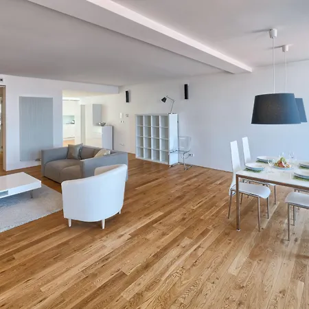 Karlin Residence By Tkc-2