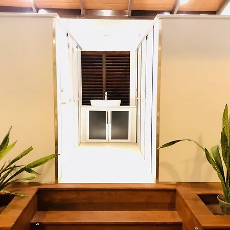 Tropic Inn - Mount Lavinia-2
