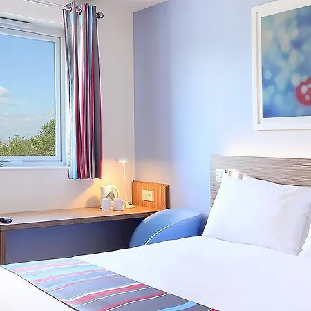 Travelodge Redhill Town Centre-2