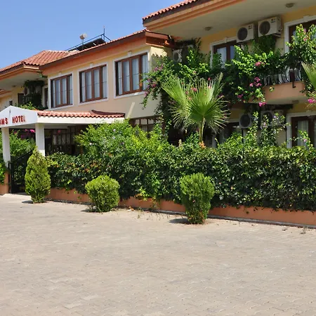 Mg Moms Hotel-3