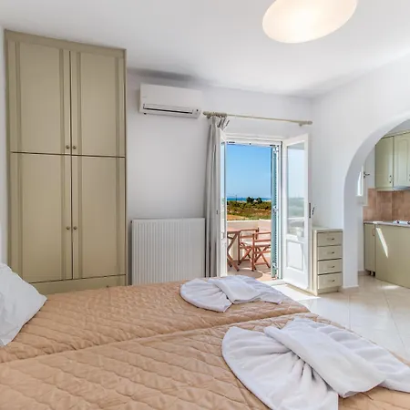 Iphimedeia Luxury Hotel & Suites-3