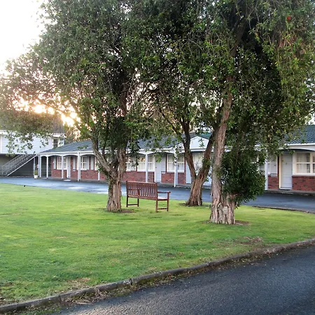 Colonial Motel-3
