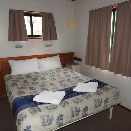 Victoria Lake Holiday Park-2