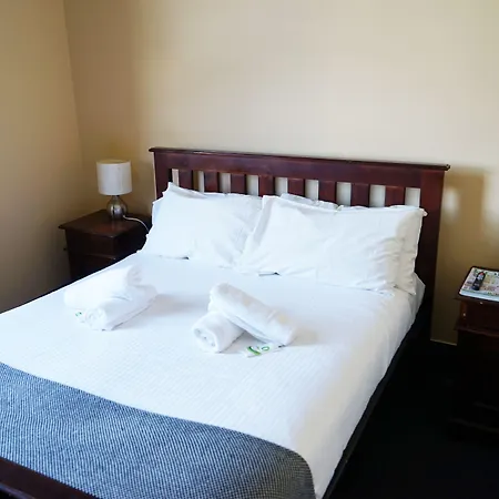 Sir Joseph Banks Hotel-2