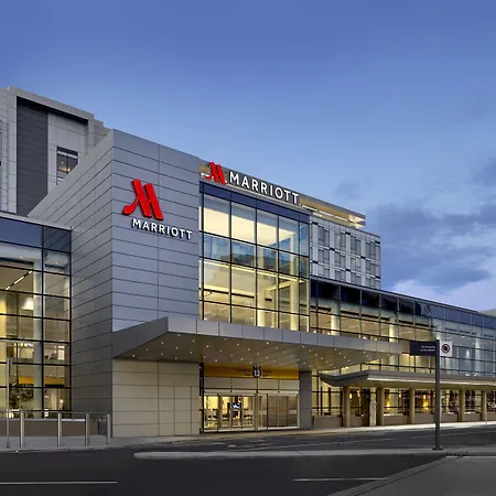 Calgary Airport Marriott In-Terminal Hotel-2