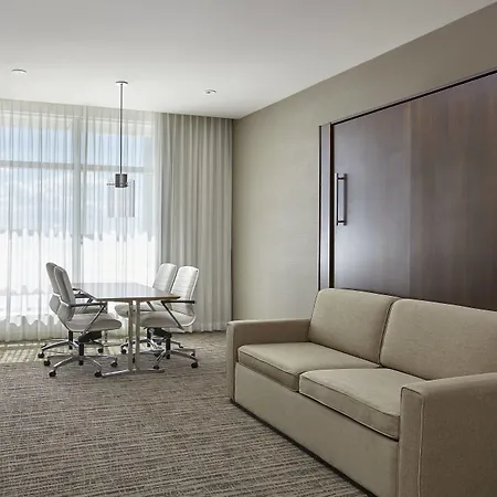 Calgary Airport Marriott In-Terminal Hotel-3