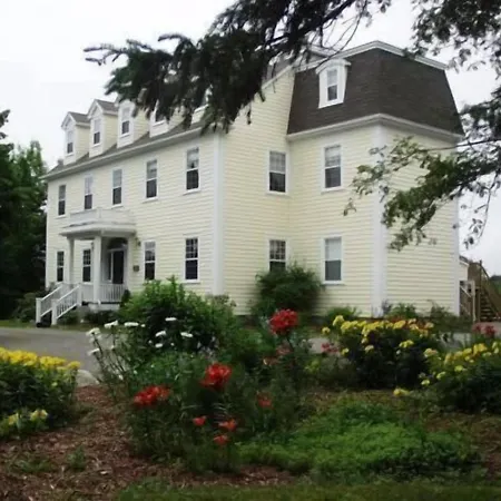 Desbarres Manor Inn-3