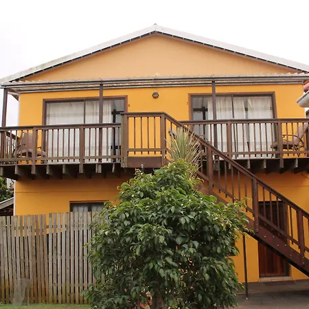 Flintstones Guest House Durban-3