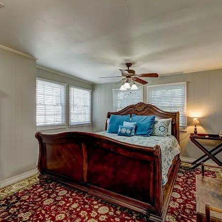 Steele Cottage-2