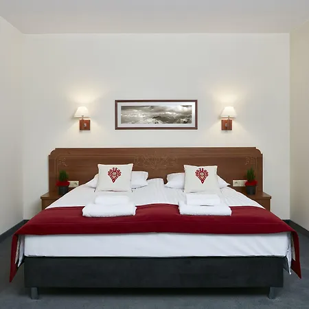 Hotel Logos-2