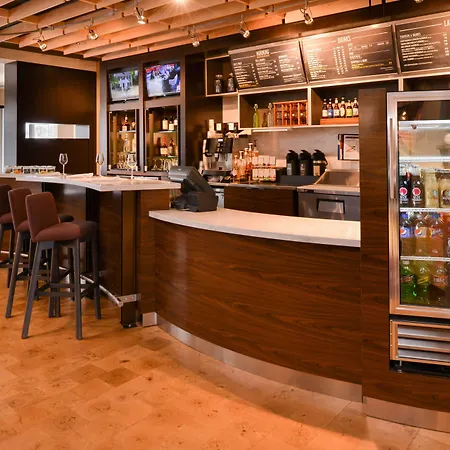 Courtyard By Marriott Toledo North-2