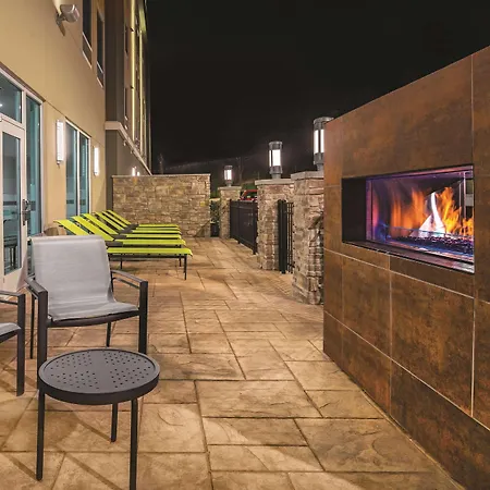 La Quinta Inn & Suites By Wyndham Cleveland Near Lee Univ-2