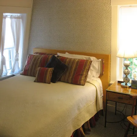The 1720 House-2