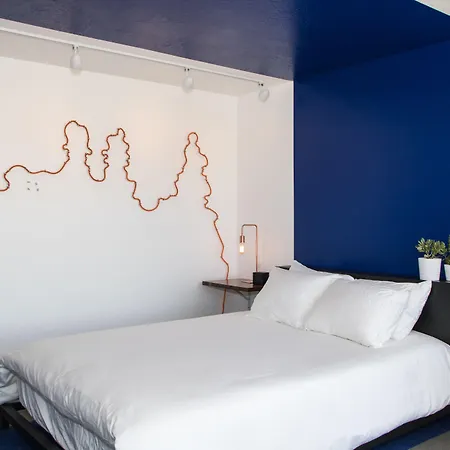 Skyfall Guestrooms-3