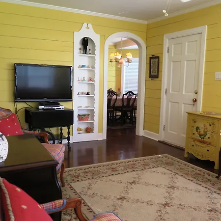 Yellow House B&B-2