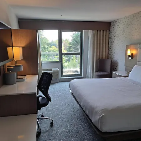 Comfort Hotel Vancouver Airport-2