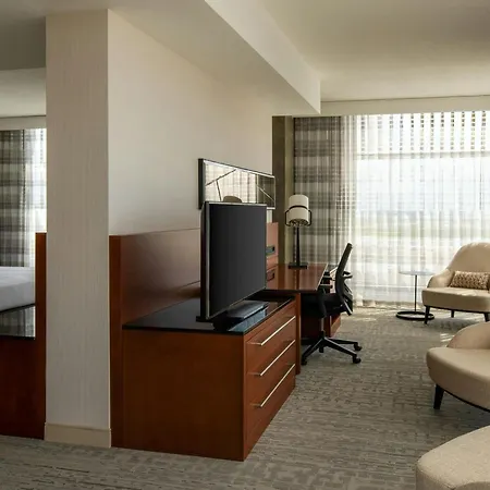 Marriott Montreal Airport In-Terminal Hotel-3