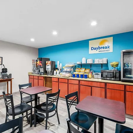 Days Inn By Wyndham Brunswick Bath Area-3