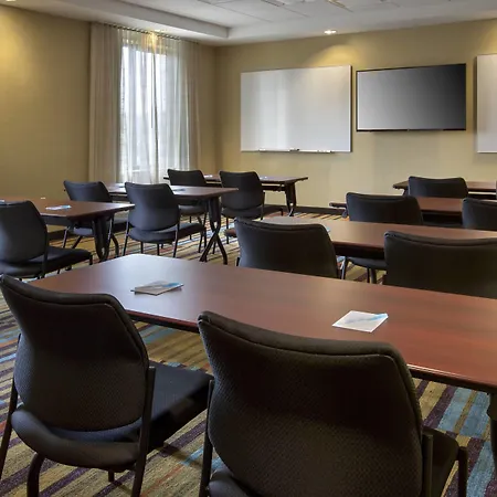 Fairfield Inn & Suites By Marriott Syracuse Carrier Circle-3