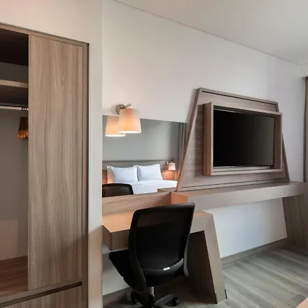 Hampton By Hilton Cartagena-3