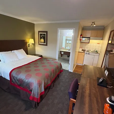 Grand Forks Inn-3