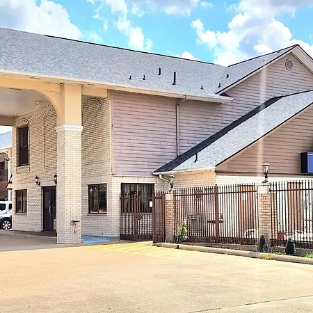 Days Inn By Wyndham Navasota-3