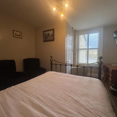 Norfolk Guest House-3